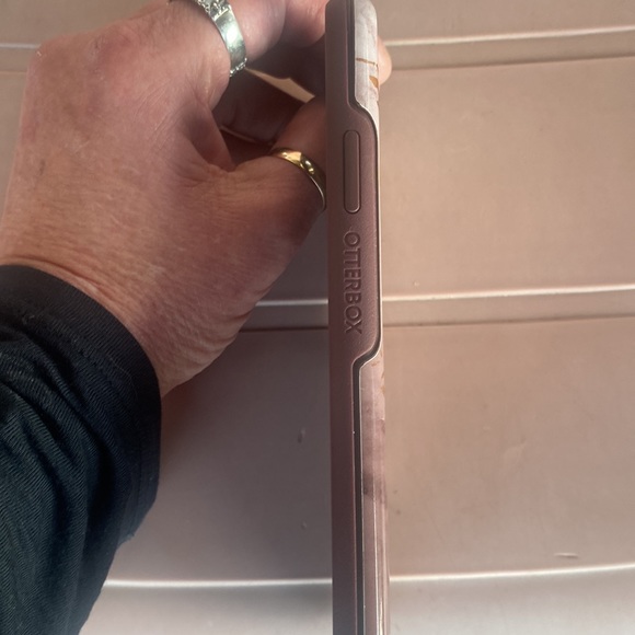 OTTER BOX SYMMETRY CASE - Picture 3 of 4